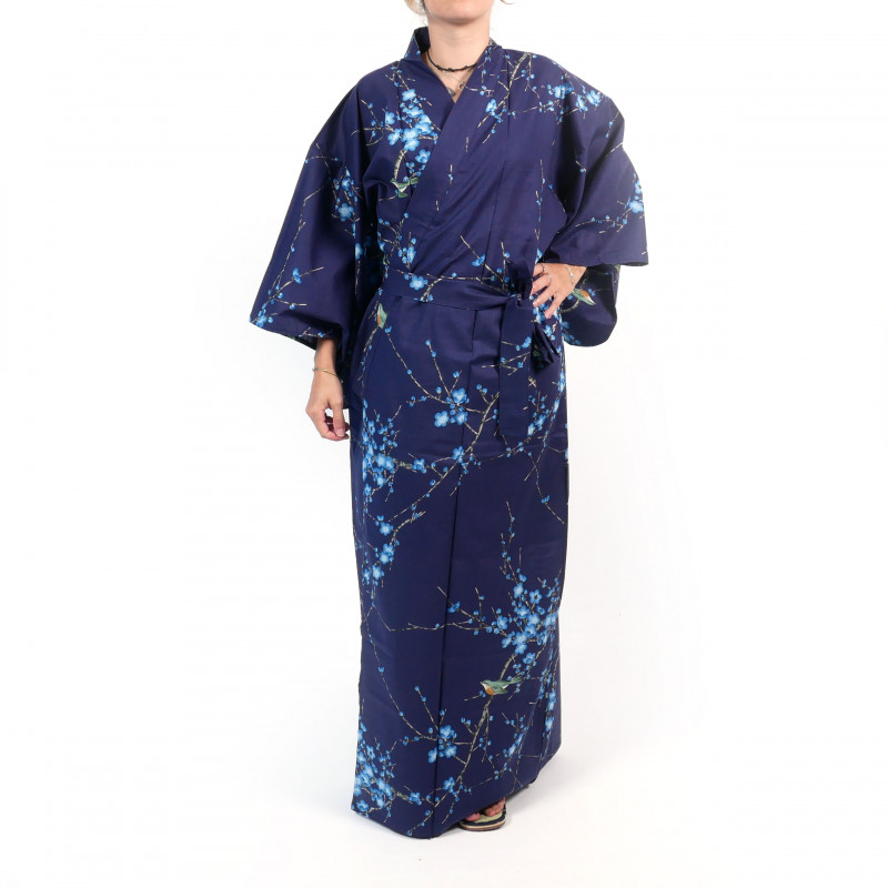 Japanischer traditioneller blauer Yukata-Kimono aus Baumwolle mit Vogel- und Pflaumenblüten für Frauen