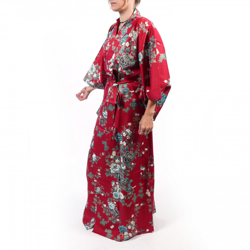 Japanischer traditioneller roter Kimono für Frauen mit Pfingstrose und Kirschblüte