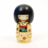 Poupée japonaise kokeshi motif jeune fille en jaune, KI OSANAGO, 13cm