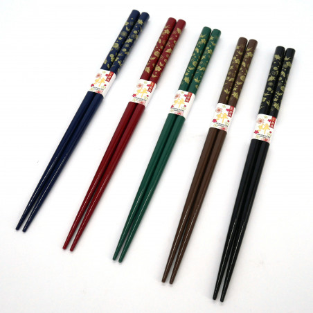 Par de palillos japoneses en madera natural roja o azul, WAKASA NURI  ICHIBAN, 21 o 23