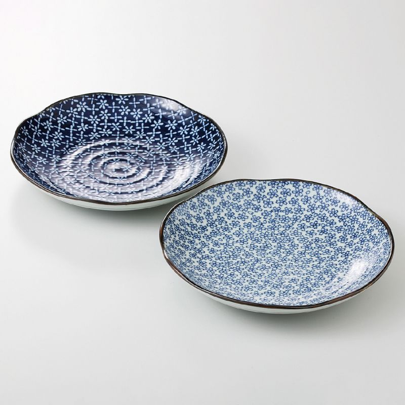 Duo of round Japanese chrysanthemum plates - KIKU