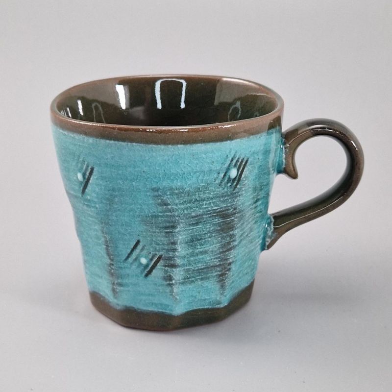 Japanische Tasse aus Keramik in braun und blau, Striche und Punkte, DOT