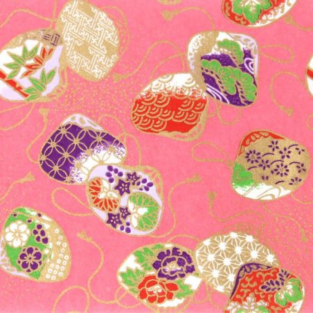 grande feuille papier japonais, rose, YUZEN WASHI, coques assorties.