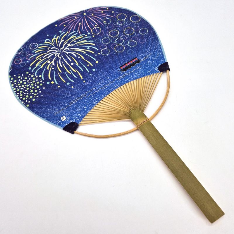 Japanischer, nicht faltbarer Uchiwa-Fächer aus Papier und Bambus mit Feuerwerksmuster, HANABI, 38 x 24,5 cm